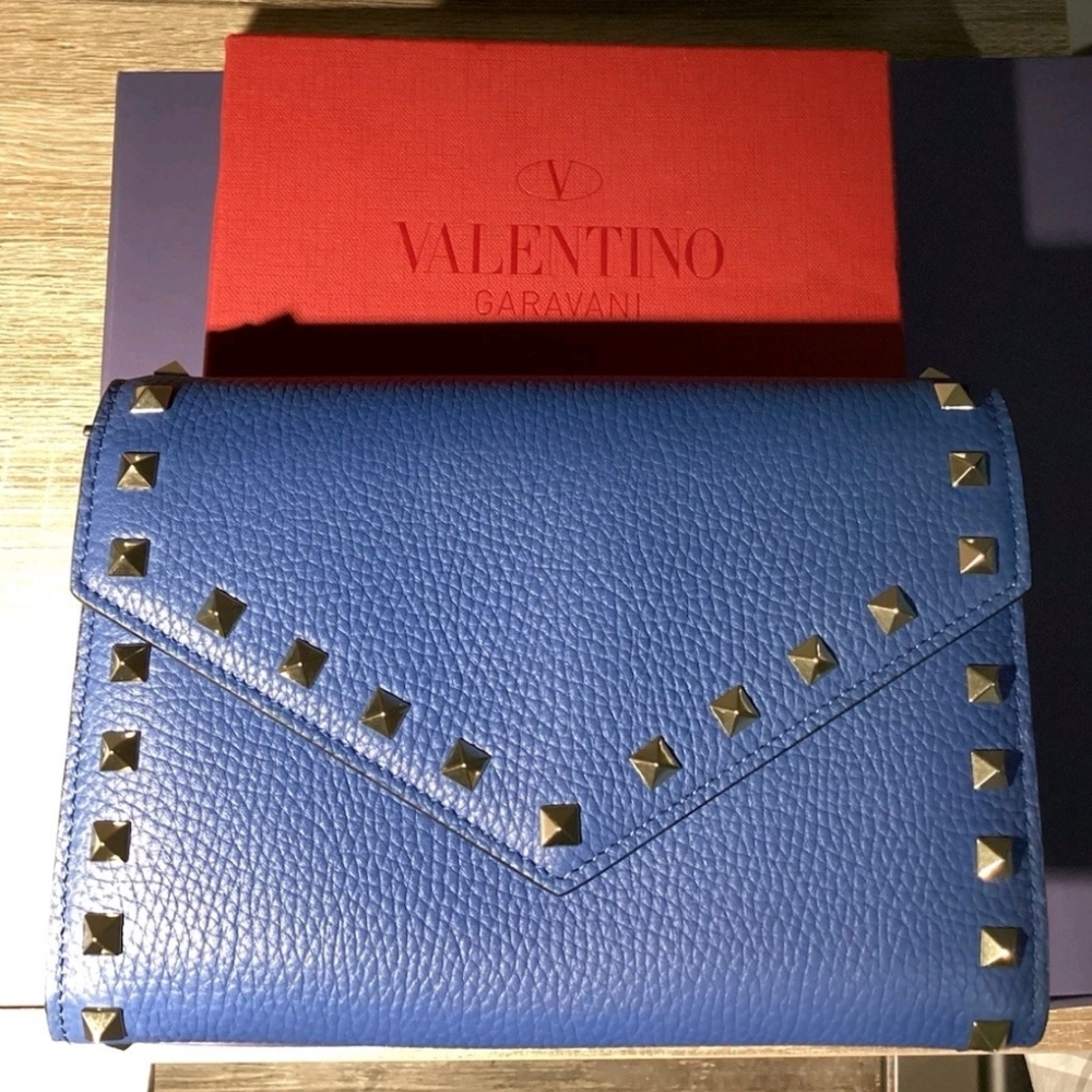 Valentino Garavani Navy Wallet  Crossbody With Detachable Chain Small Flaw NEW